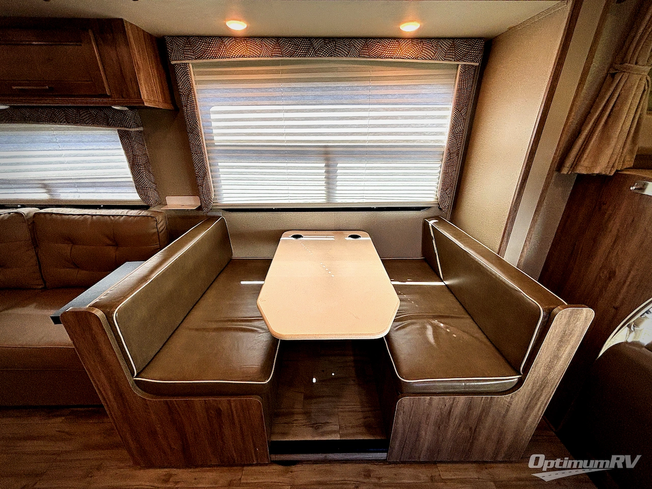 2019 Entegra Odyssey 25R Photo 13