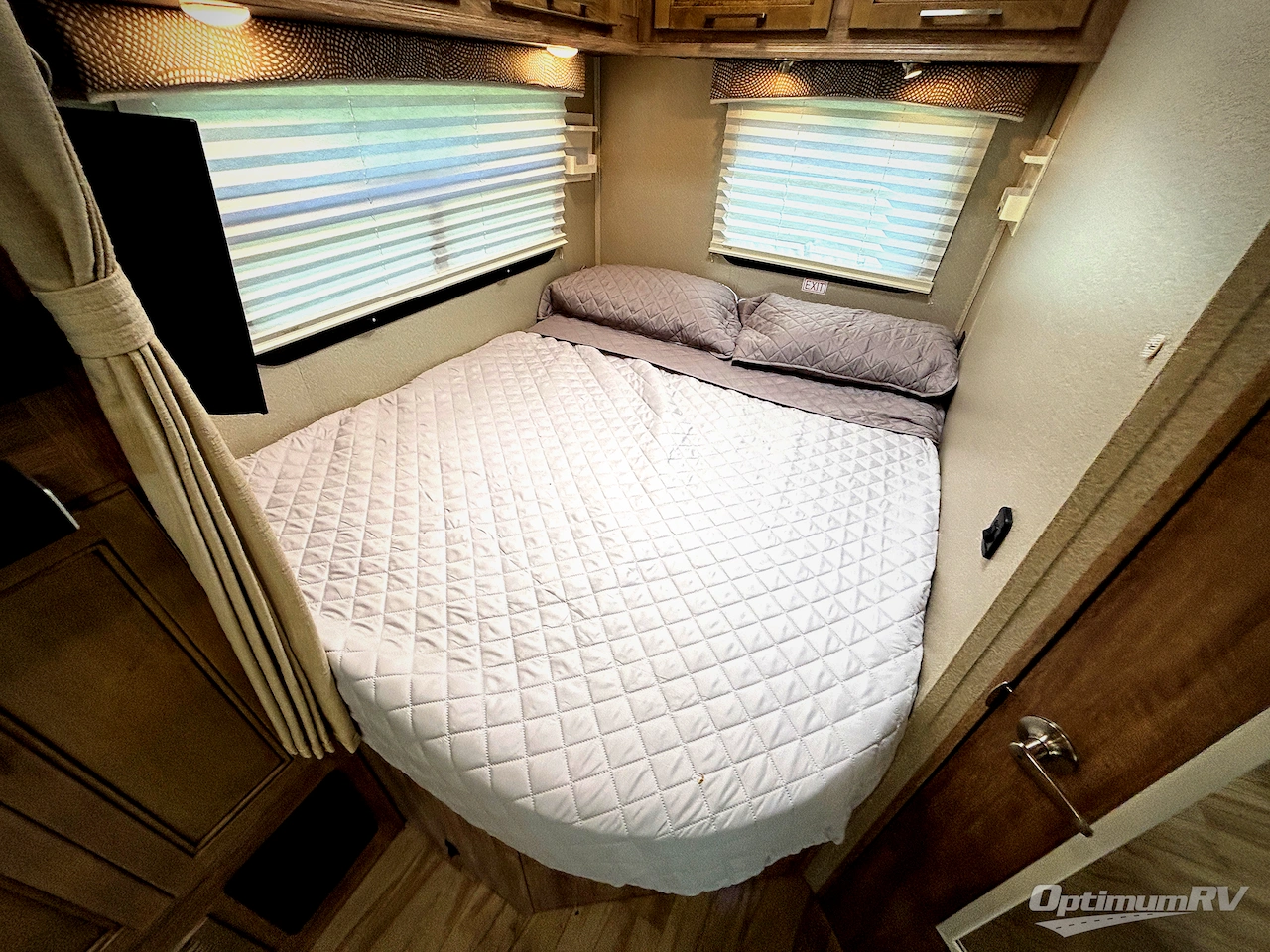 2019 Entegra Odyssey 25R Photo 17