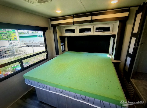 2021 Keystone Sprinter Limited 333FKS RV Photo 4