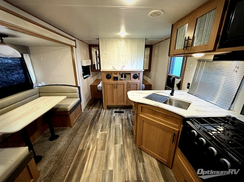 2022 Prime Time Avenger 24BHS RV Photo 2