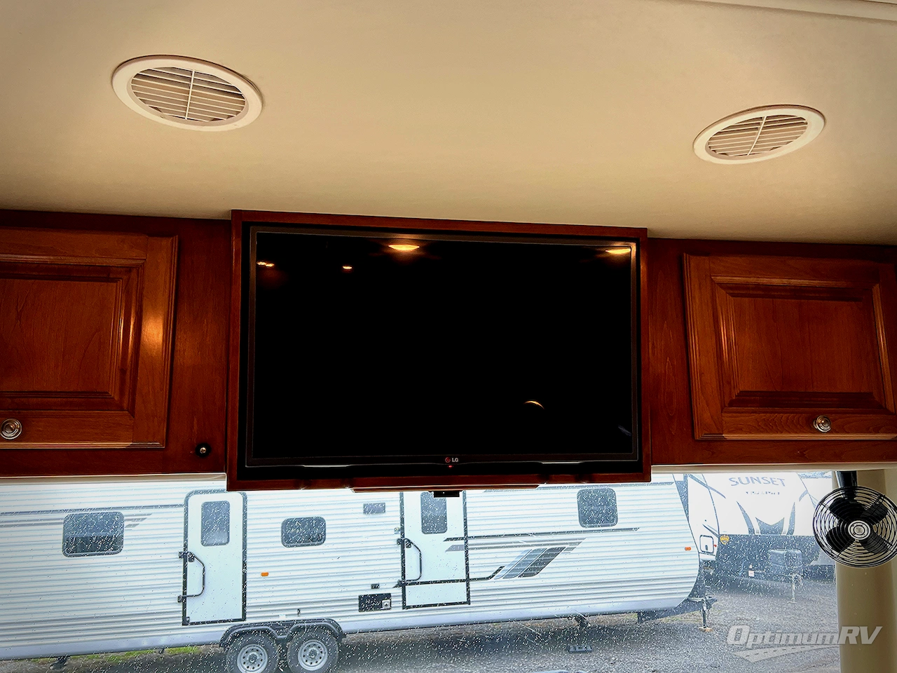2015 Tiffin Allegro 36 LA Photo 3