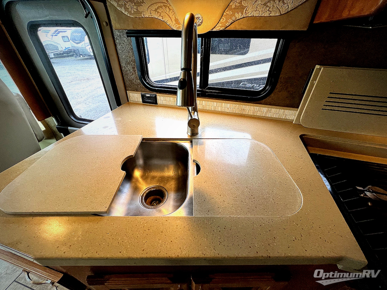 2015 Tiffin Allegro 36 LA Photo 8
