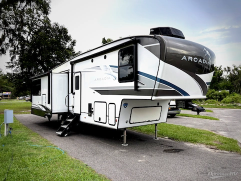 Used 2024 Keystone Arcadia Super Lite 294SLRD Featured Photo