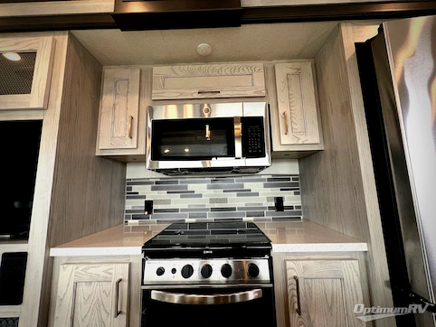 2021 Keystone Montana High Country 295RL RV Photo 3