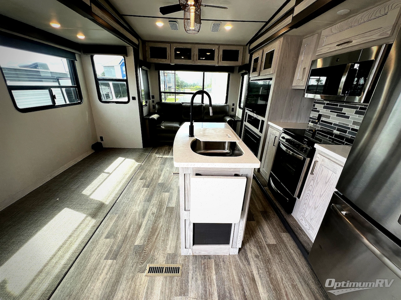 2021 Keystone Montana High Country 295RL Photo 4