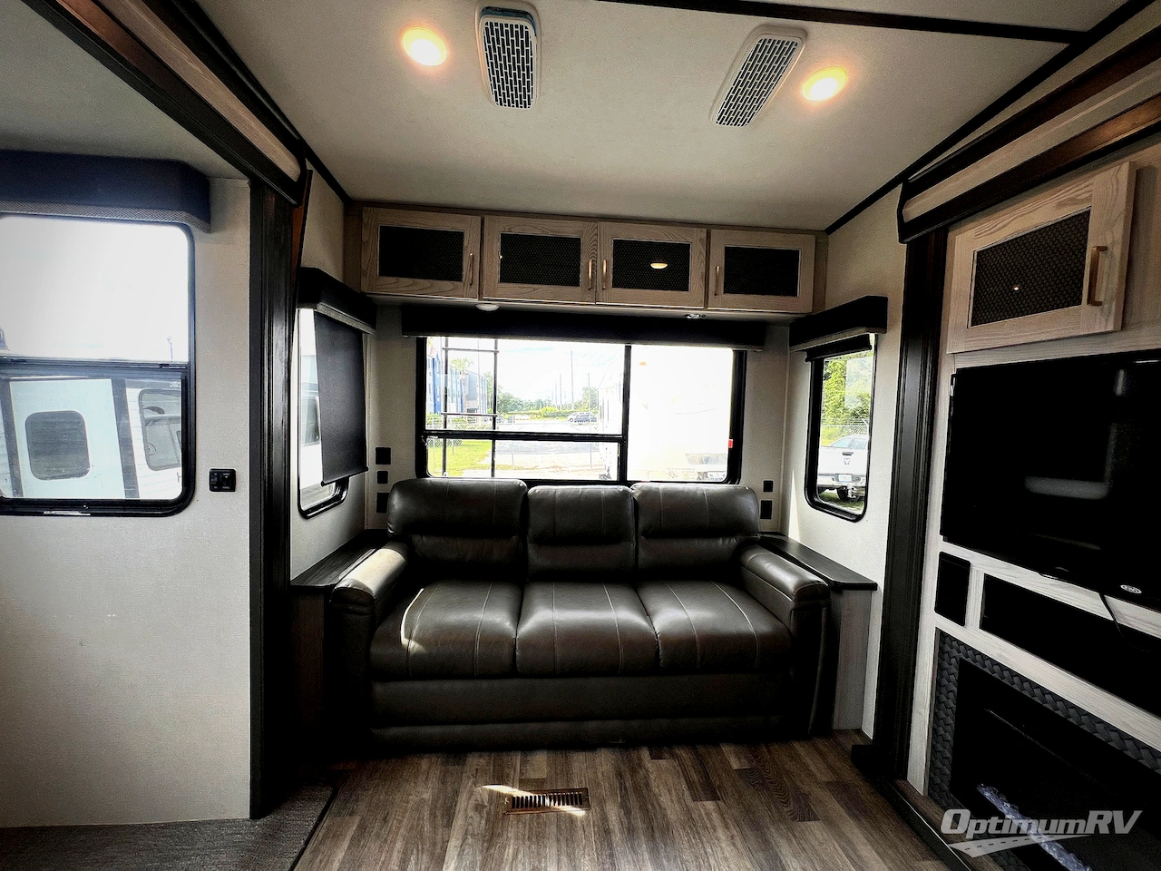 2021 Keystone Montana High Country 295RL Photo 6
