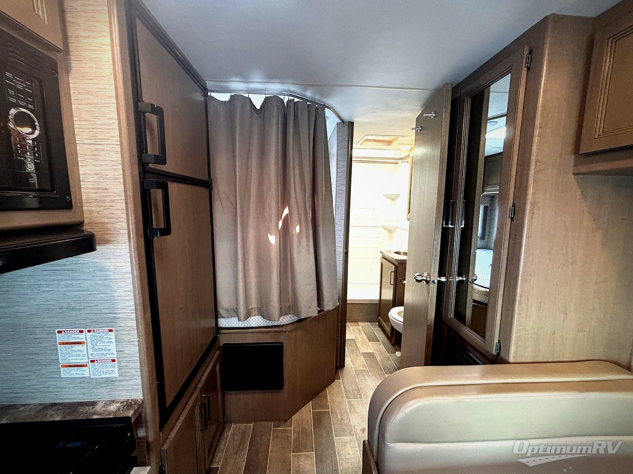 2022 Thor Chateau 22E Photo 7