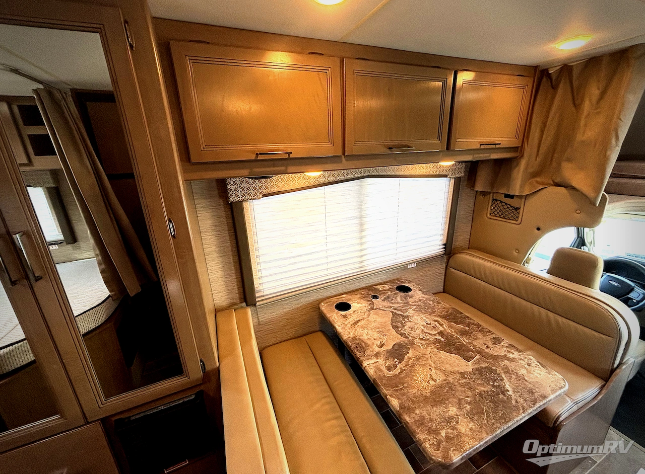2022 Thor Chateau 22E Photo 9