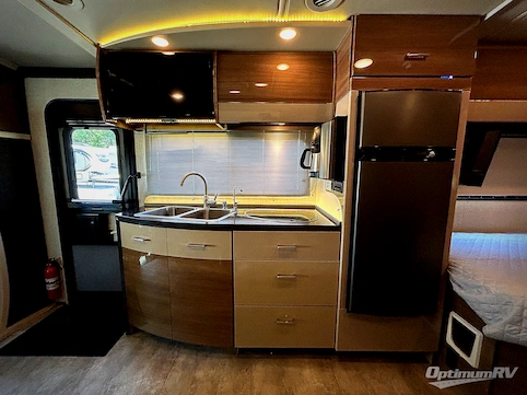 2016 Itasca Navion 24J RV Photo 3