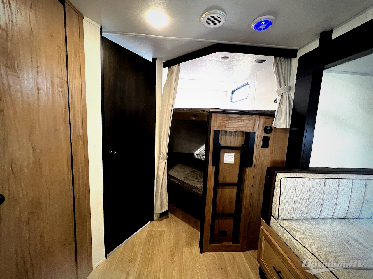 2025 Forest River Cherokee Grey Wolf 26DBH Photo 15