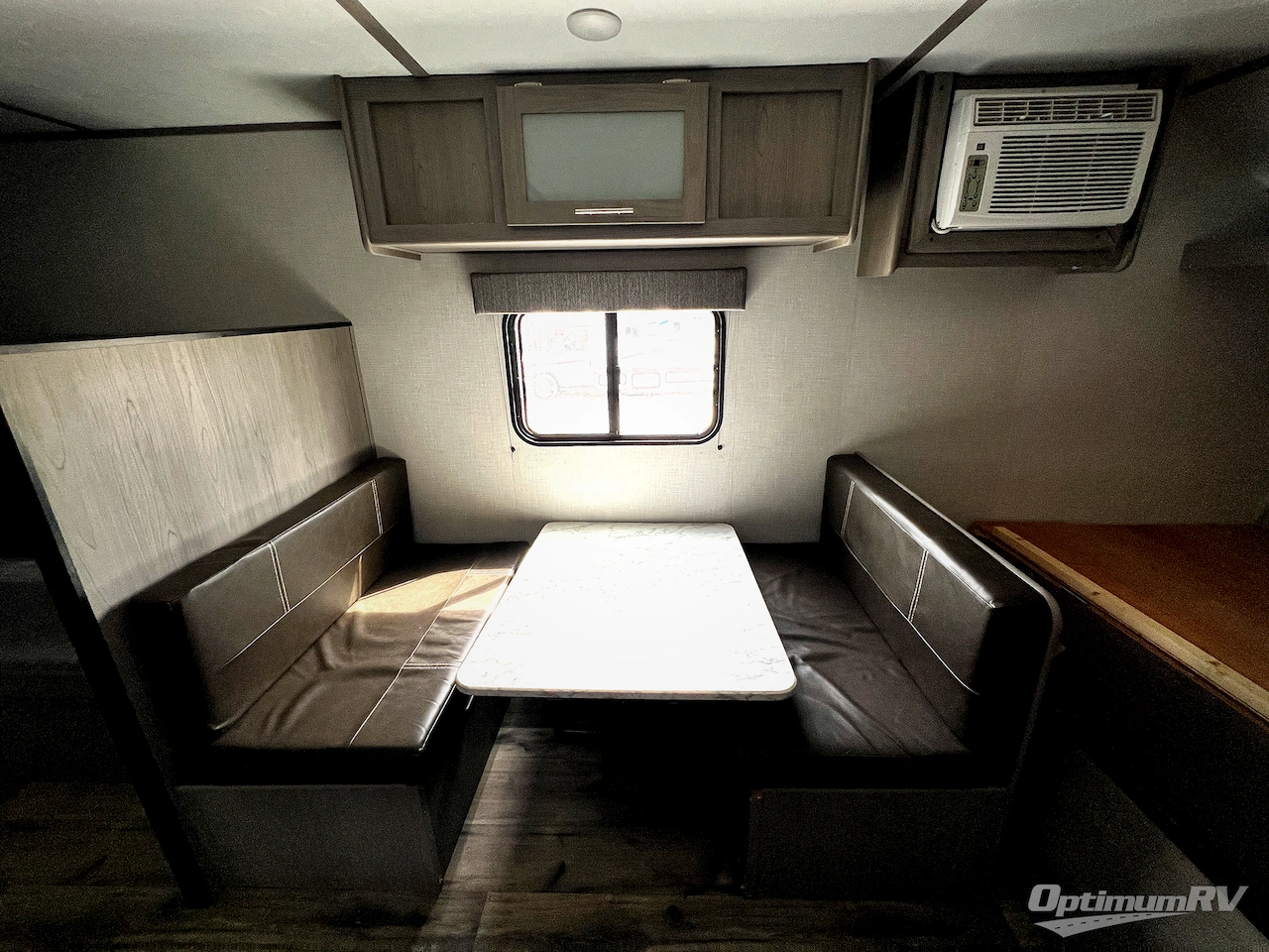 2023 Dutchmen Coleman 17B Photo 8