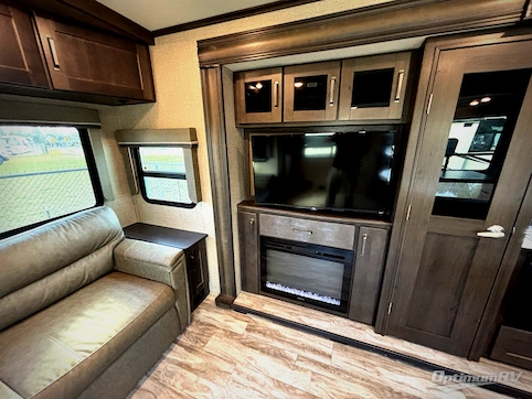 2022 Grand Design Reflection 315RLTS RV Photo 4