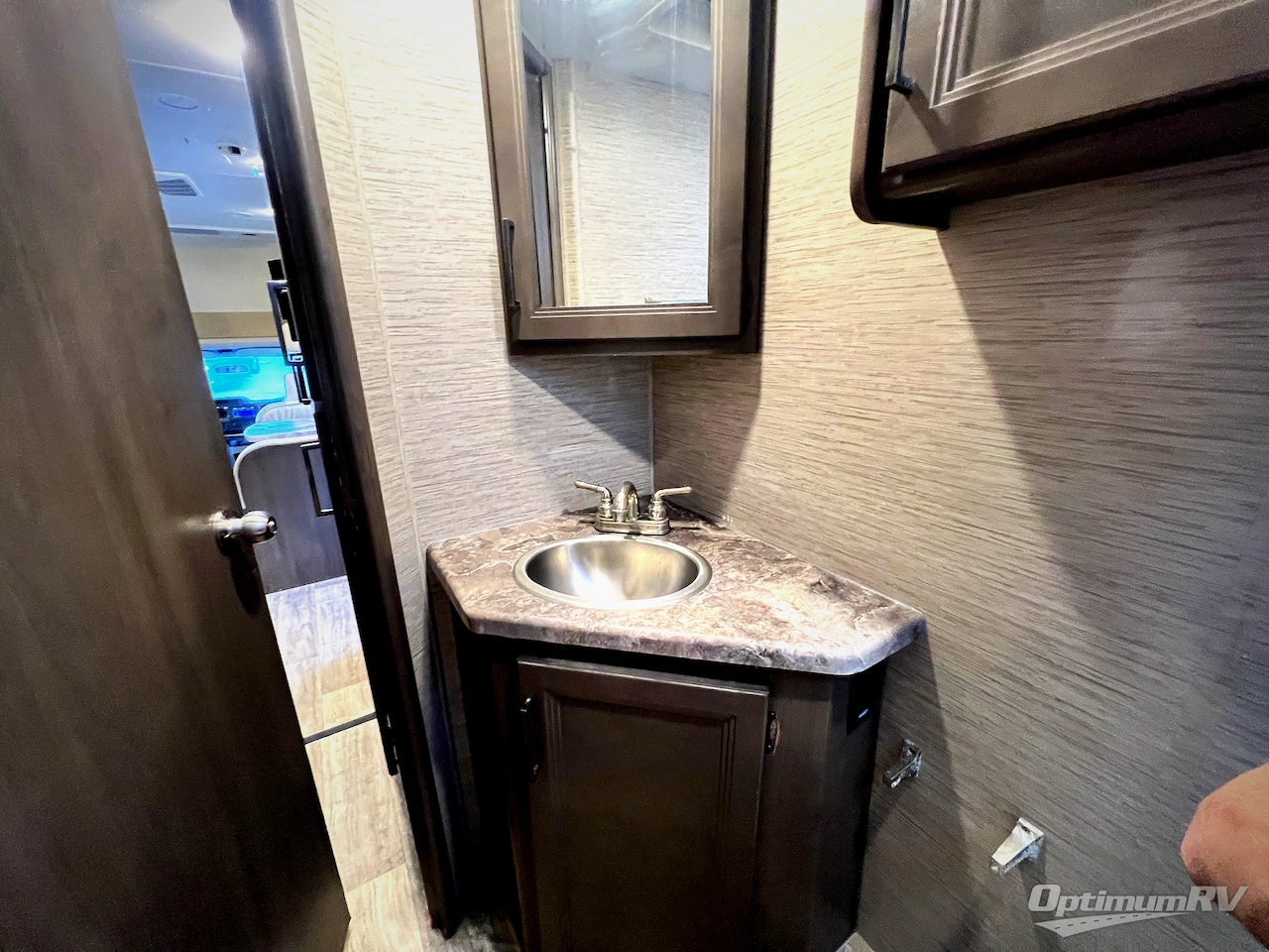 2023 Thor Chateau 27R Photo 21