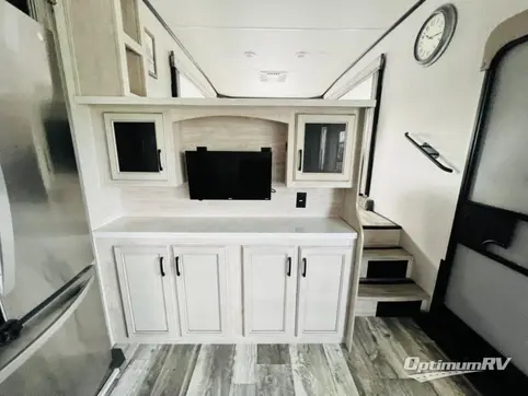 2022 Forest River Sandpiper Luxury 379FLOK RV Photo 3