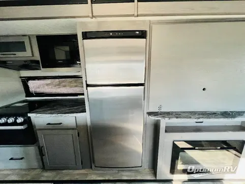 2022 Dutchmen Kodiak Ultimate 3221RLSL RV Photo 3