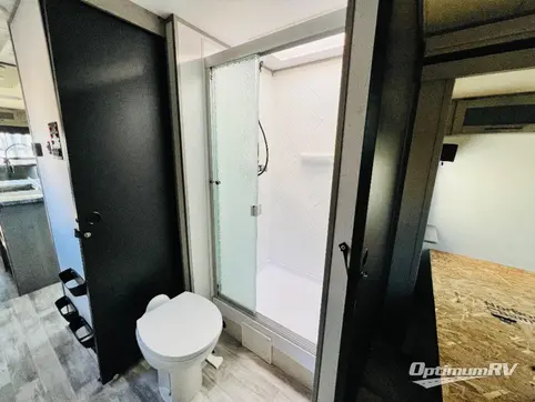 2022 Dutchmen Kodiak Ultimate 3221RLSL RV Photo 4