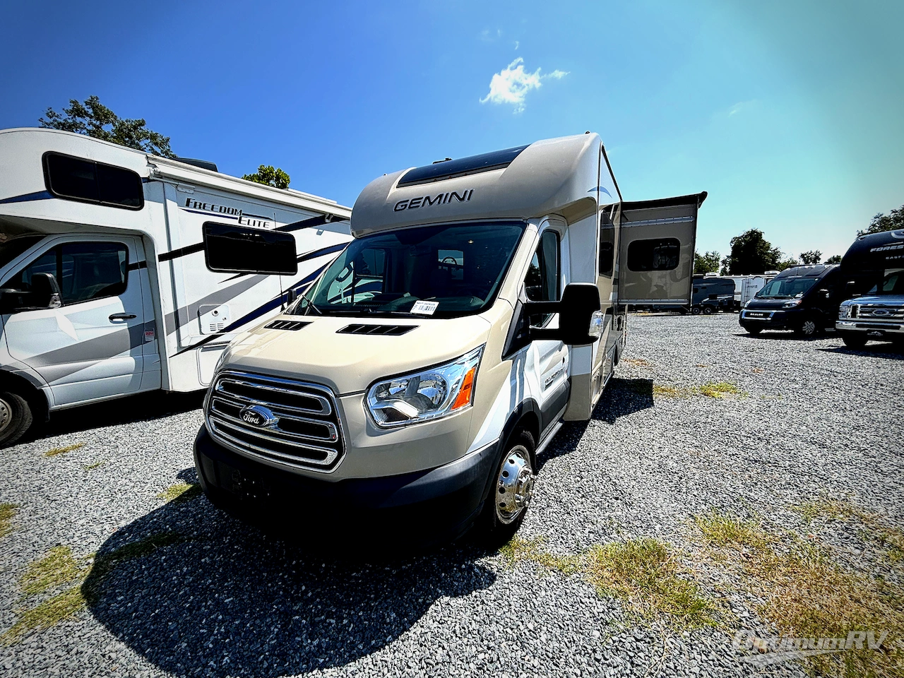 2017 Thor Gemini 23TB Photo 1