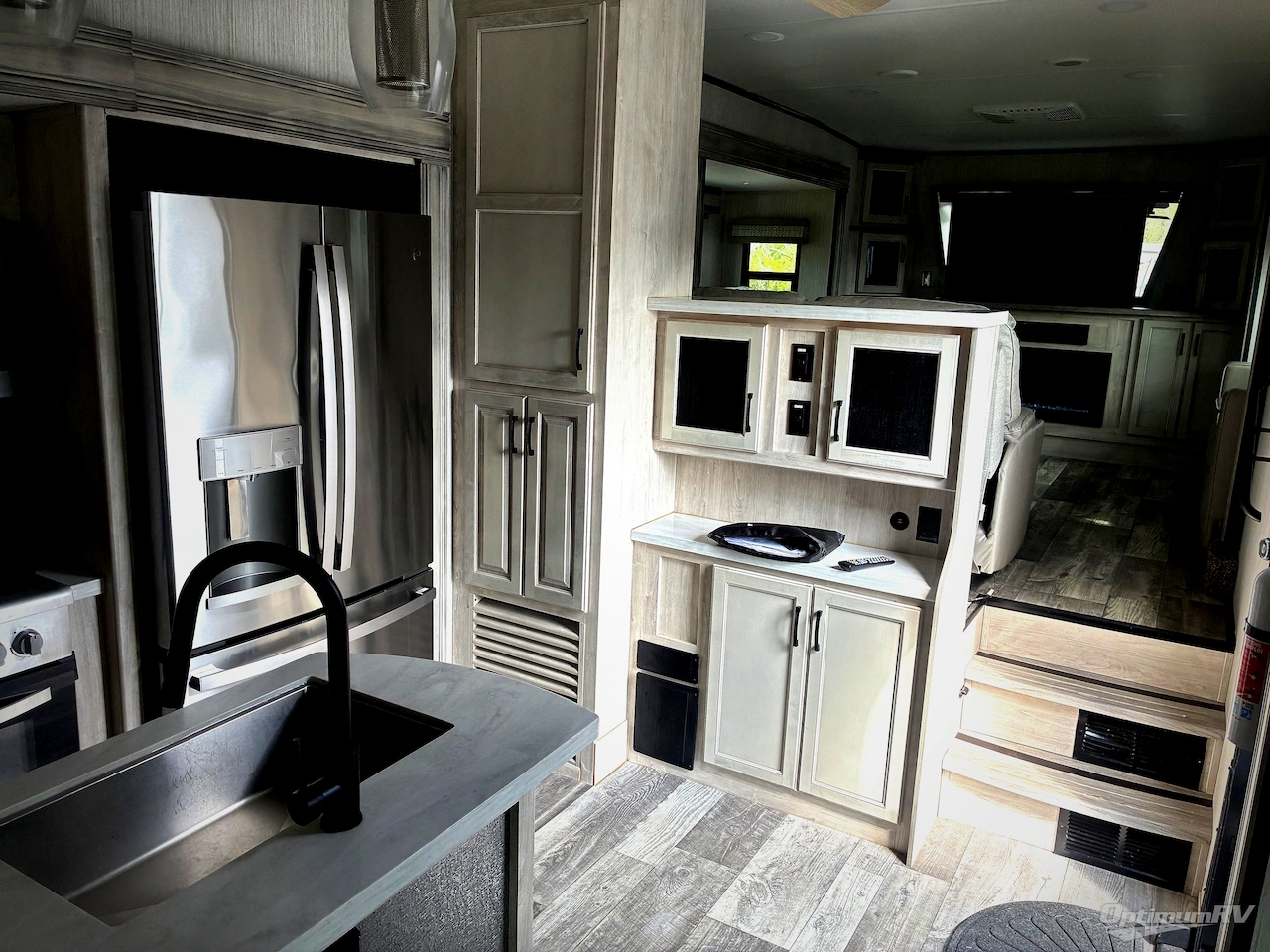 2022 Forest River Sierra 391FLRB Photo 14