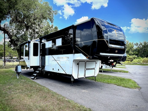 New 2025 Heartland Bighorn 331RL Featured Photo