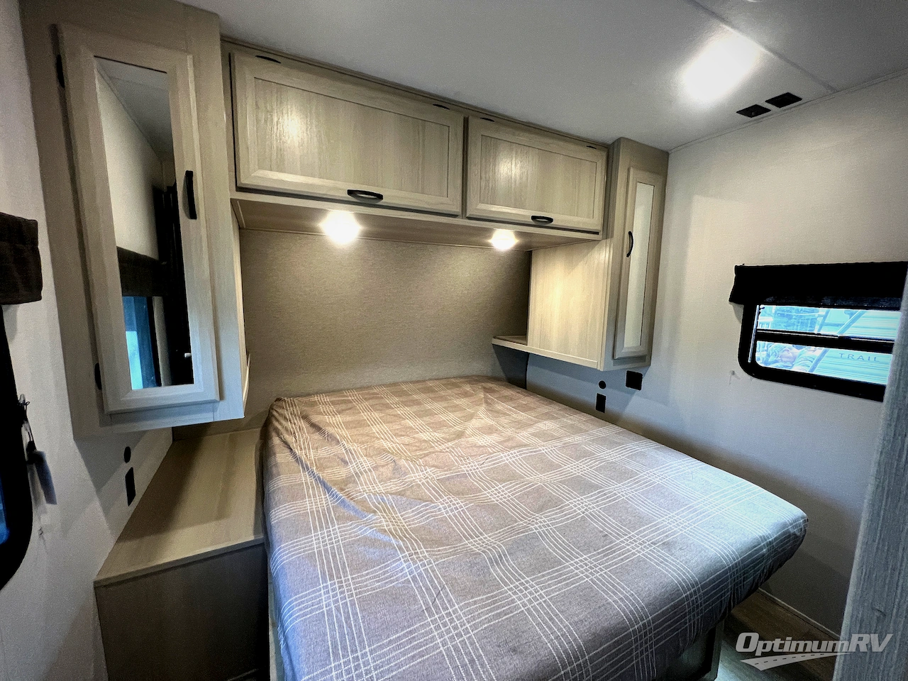 2027 Coachmen Catalina Legacy Edition 293TQBSCK Photo 18