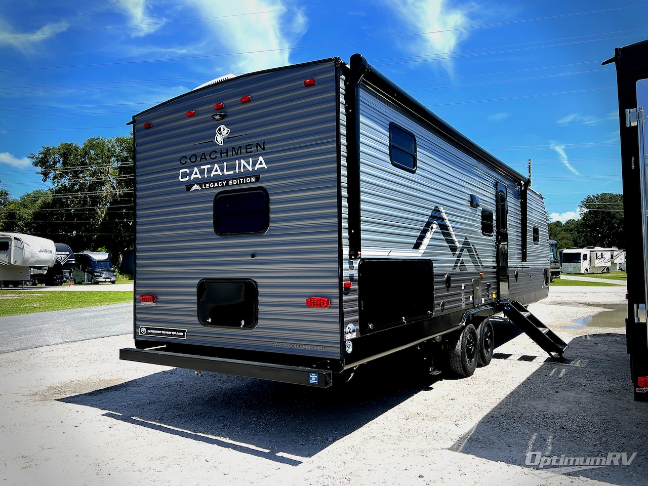 2027 Coachmen Catalina Legacy Edition 293TQBSCK Photo 3