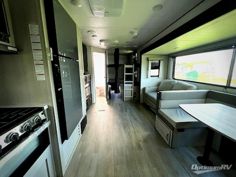 2027 Coachmen Catalina Legacy Edition 273DBHCK RV Photo 2