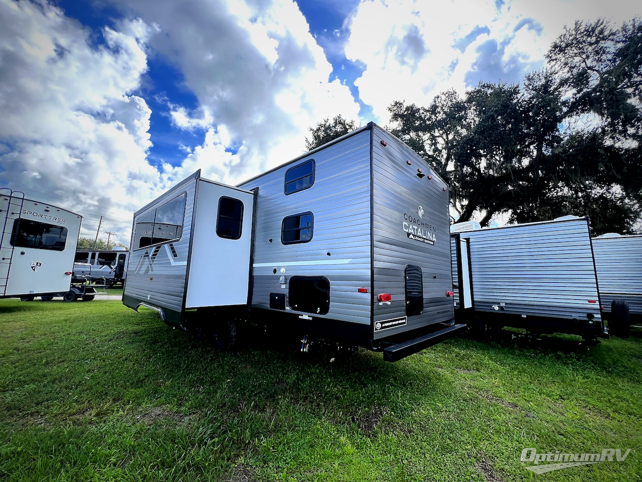 2027 Coachmen Catalina Legacy Edition 273DBHCK Photo 2