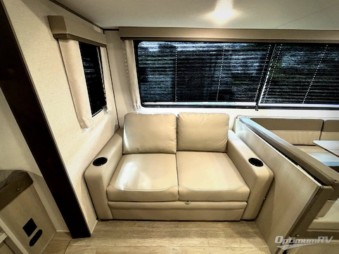 2027 Coachmen Catalina Legacy Edition 273DBHCK RV Photo 3
