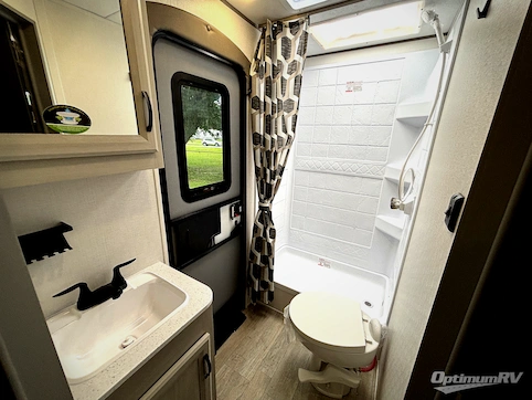 2027 Coachmen Catalina Legacy Edition 273DBHCK RV Photo 4
