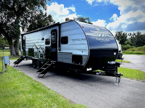 New 2027 Coachmen Catalina Legacy Edition 273DBHCK Featured Photo