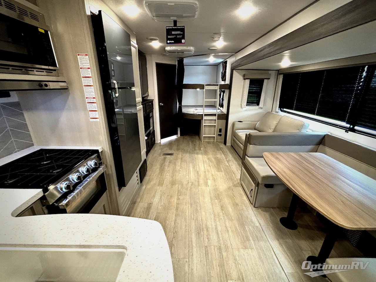 2027 Coachmen Catalina Legacy Edition 273DBHCK Photo 4