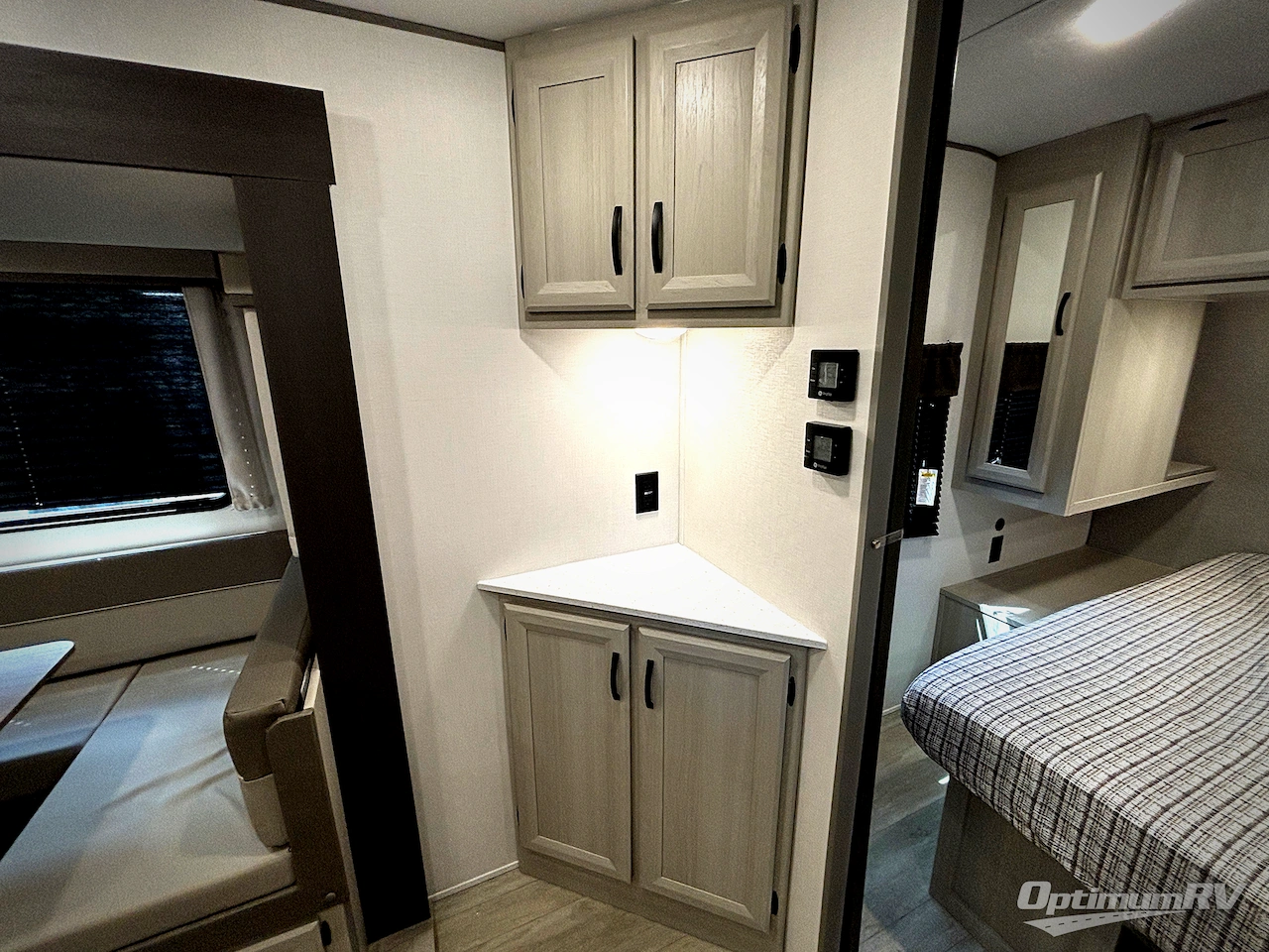 2027 Coachmen Catalina Legacy Edition 273DBHCK Photo 8