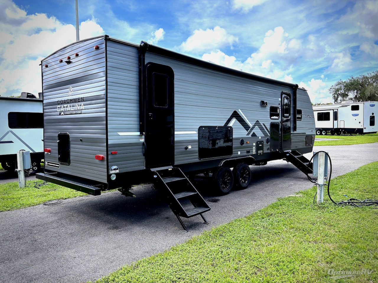2027 Coachmen Catalina Legacy Edition 273DBHCK Photo 2
