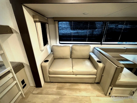 2027 Coachmen Catalina Legacy Edition 273DBHCK RV Photo 3