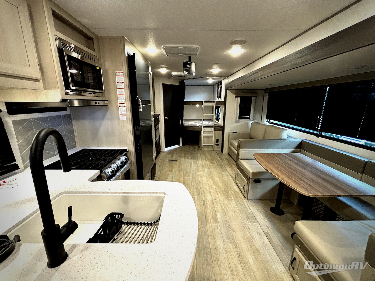 2027 Coachmen Catalina Legacy Edition 273DBHCK Photo 4