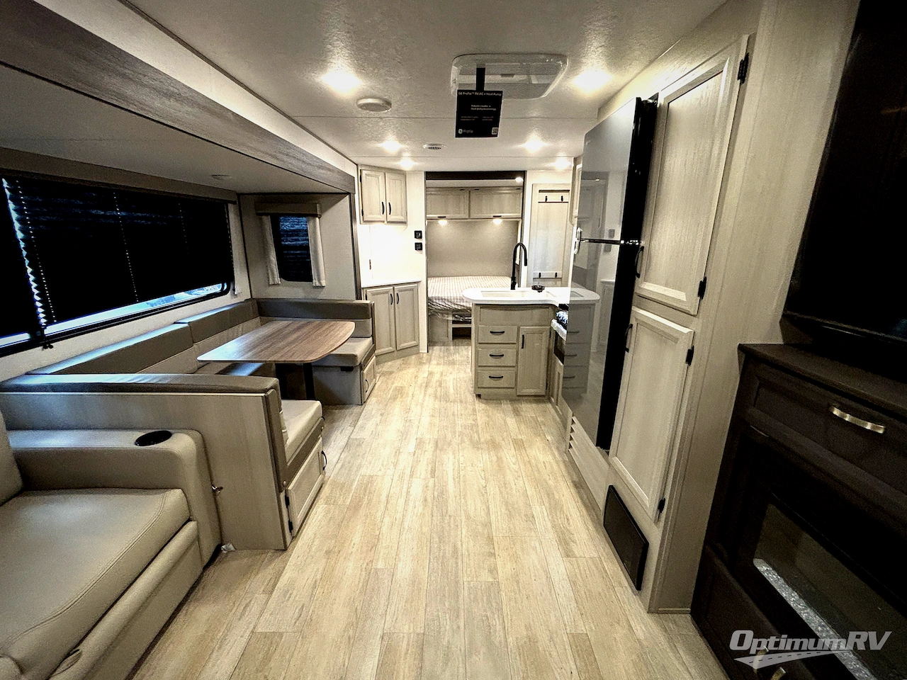2027 Coachmen Catalina Legacy Edition 273DBHCK Photo 5