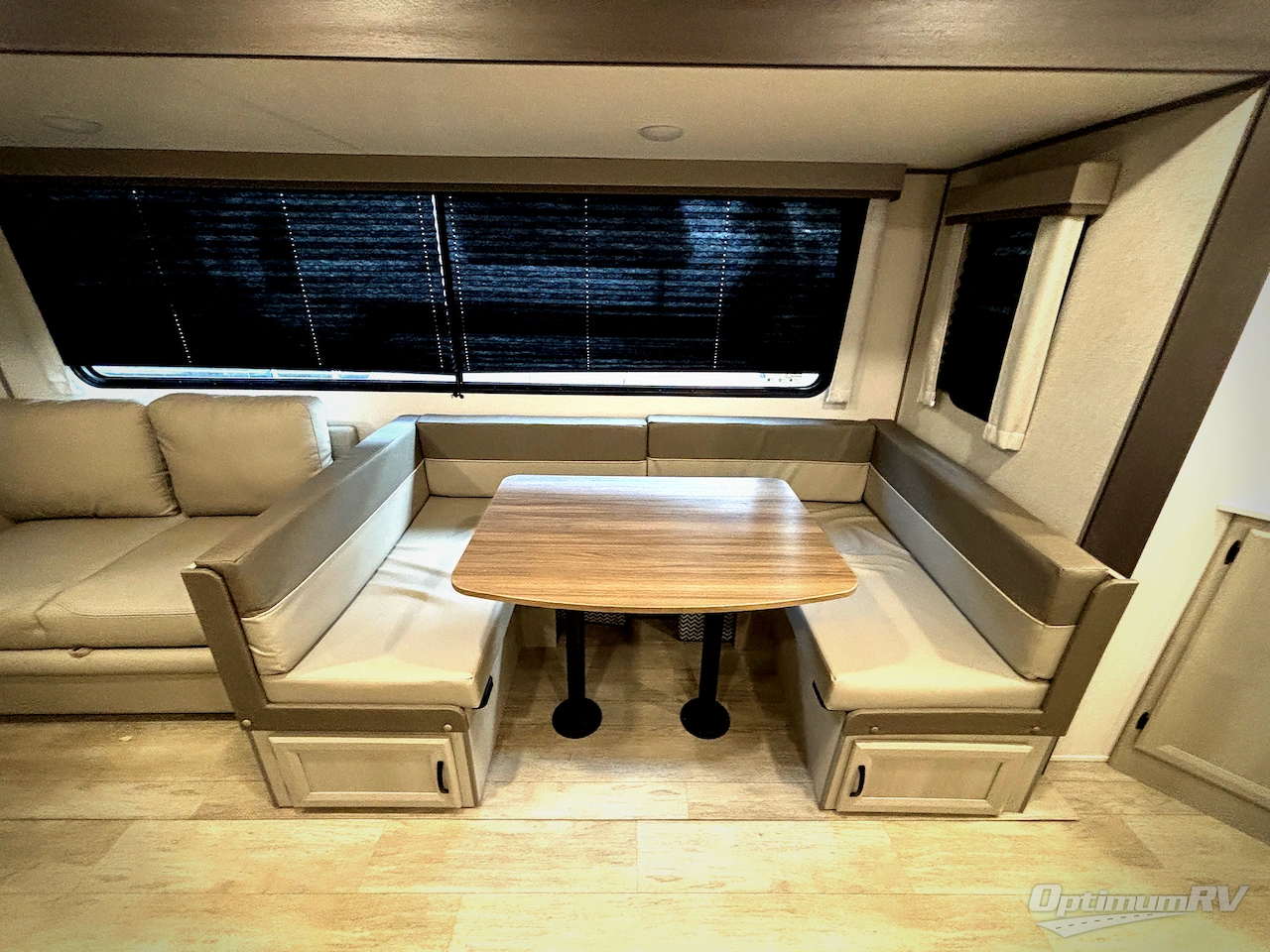 2027 Coachmen Catalina Legacy Edition 273DBHCK Photo 10
