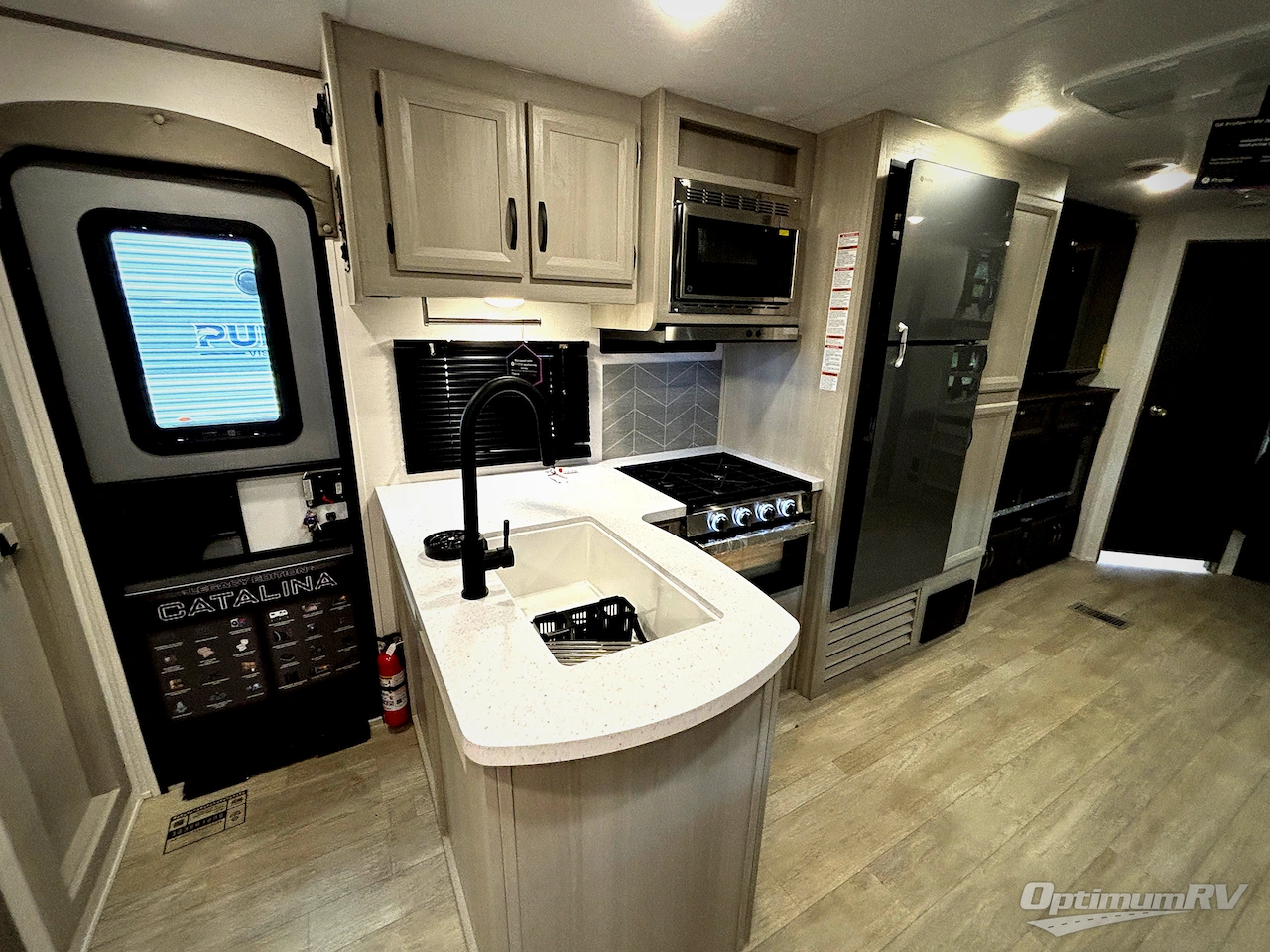 2027 Coachmen Catalina Legacy Edition 273DBHCK Photo 8