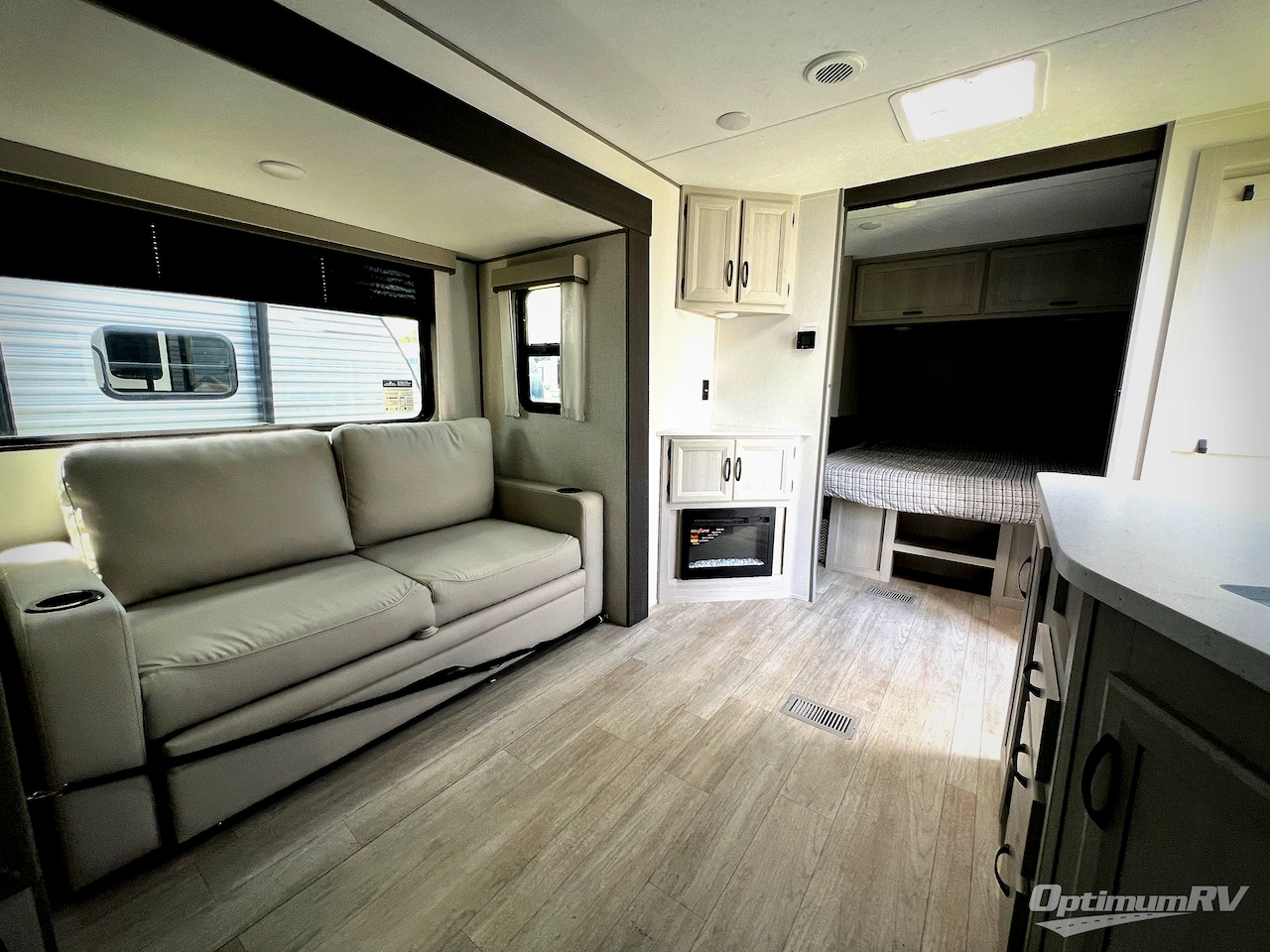 2027 Coachmen Catalina Legacy Edition 243RBS Photo 7