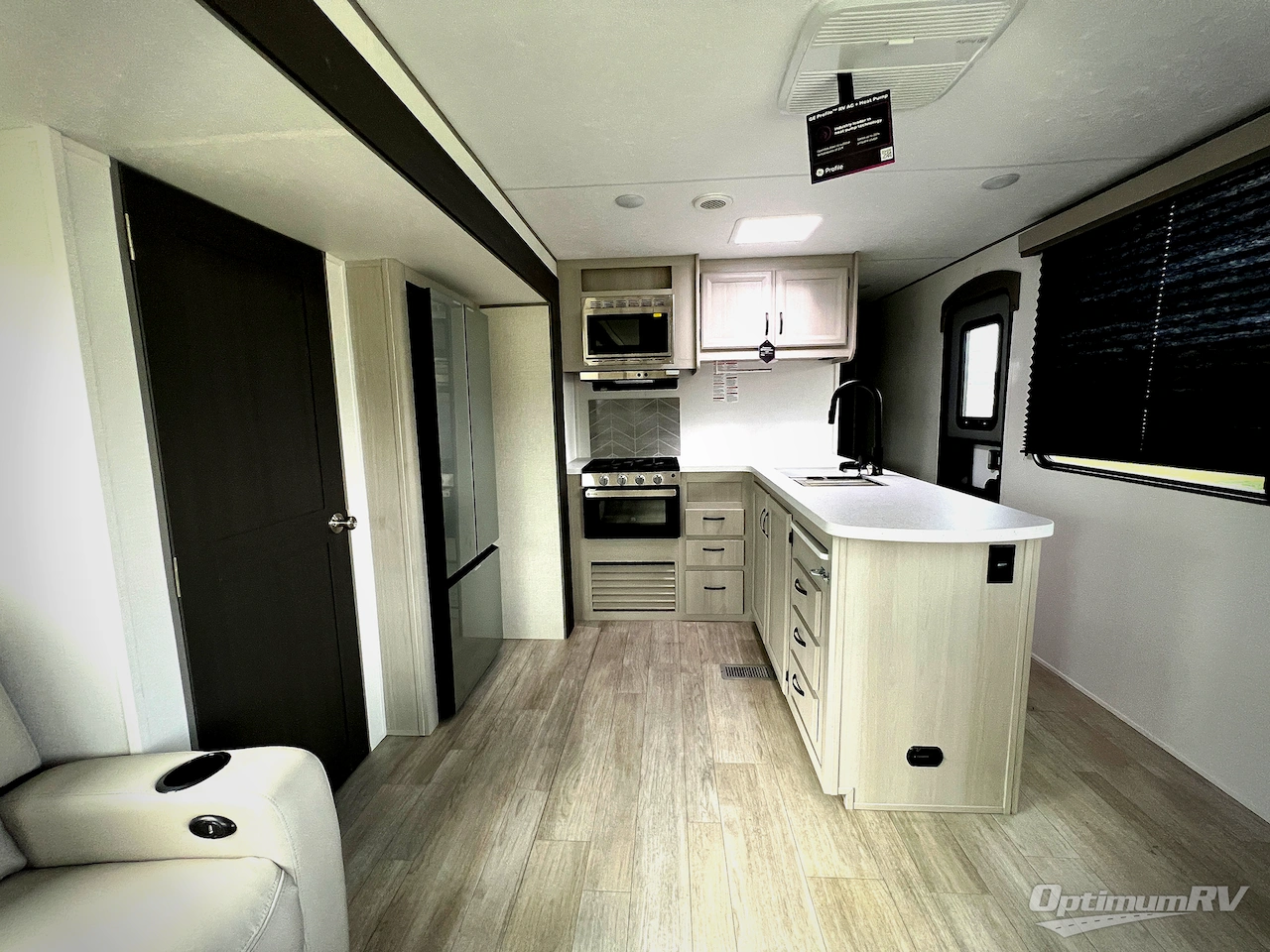 2027 Coachmen Catalina Legacy Edition 283RNR Photo 9