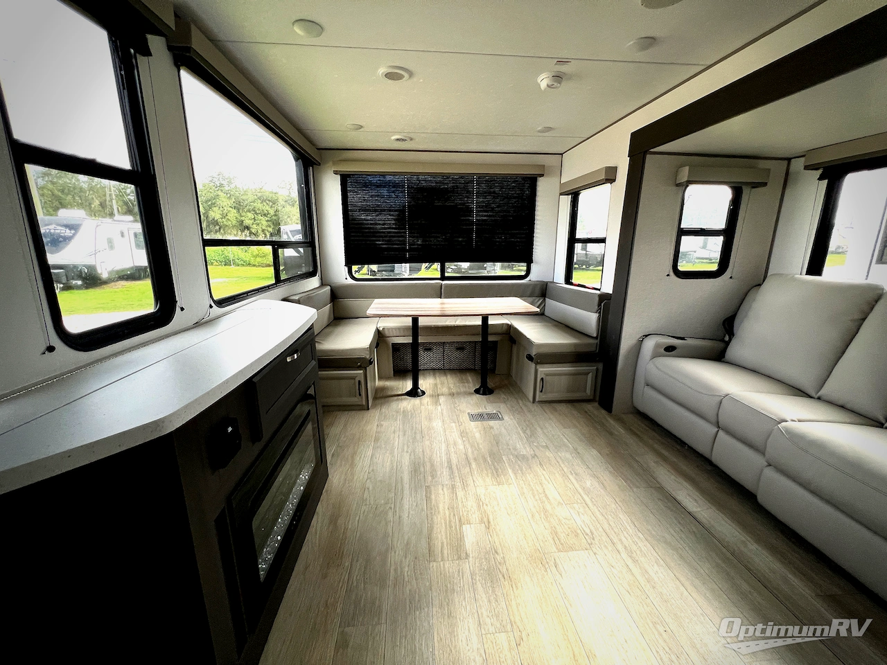 2027 Coachmen Catalina Legacy Edition 283RNR Photo 19