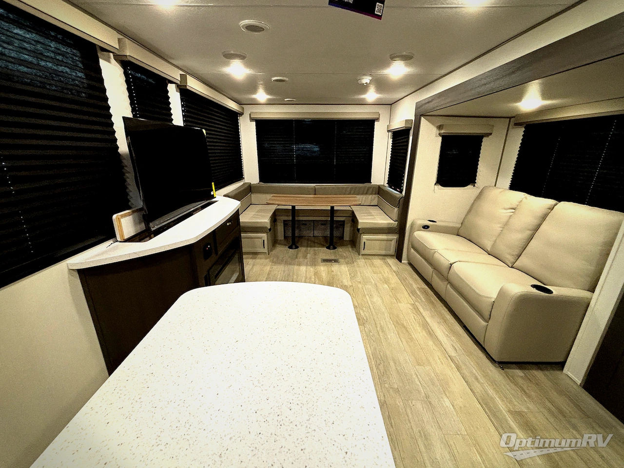 2027 Coachmen Catalina Legacy Edition 283RNR Photo 4