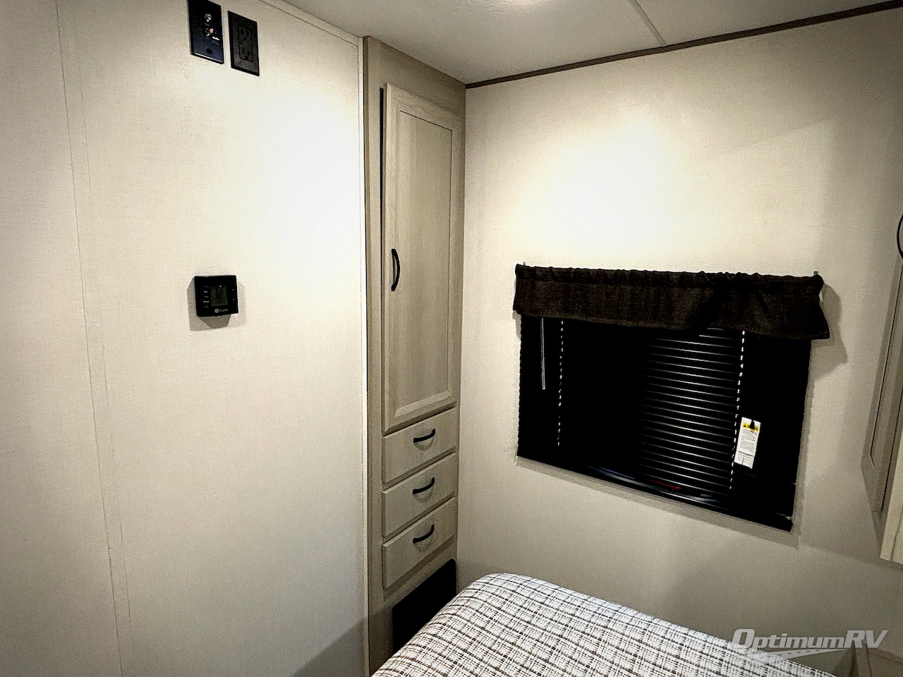 2027 Coachmen Catalina Legacy Edition 283RNR Photo 9