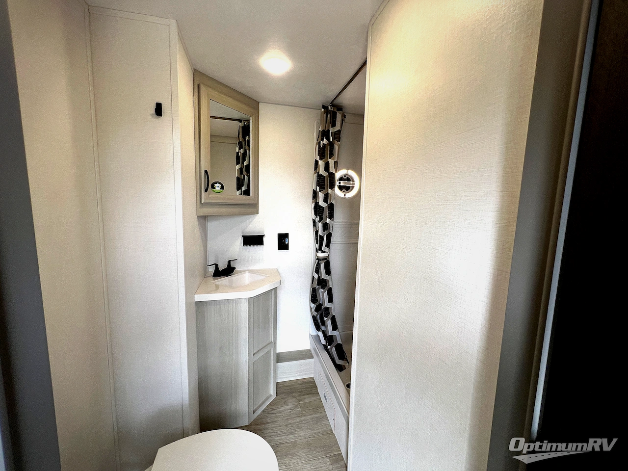 2027 Coachmen Catalina Destination Series 43CONDO Photo 16
