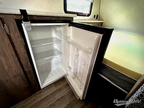 2020 Coachmen Clipper Cadet 16CFB RV Photo 4