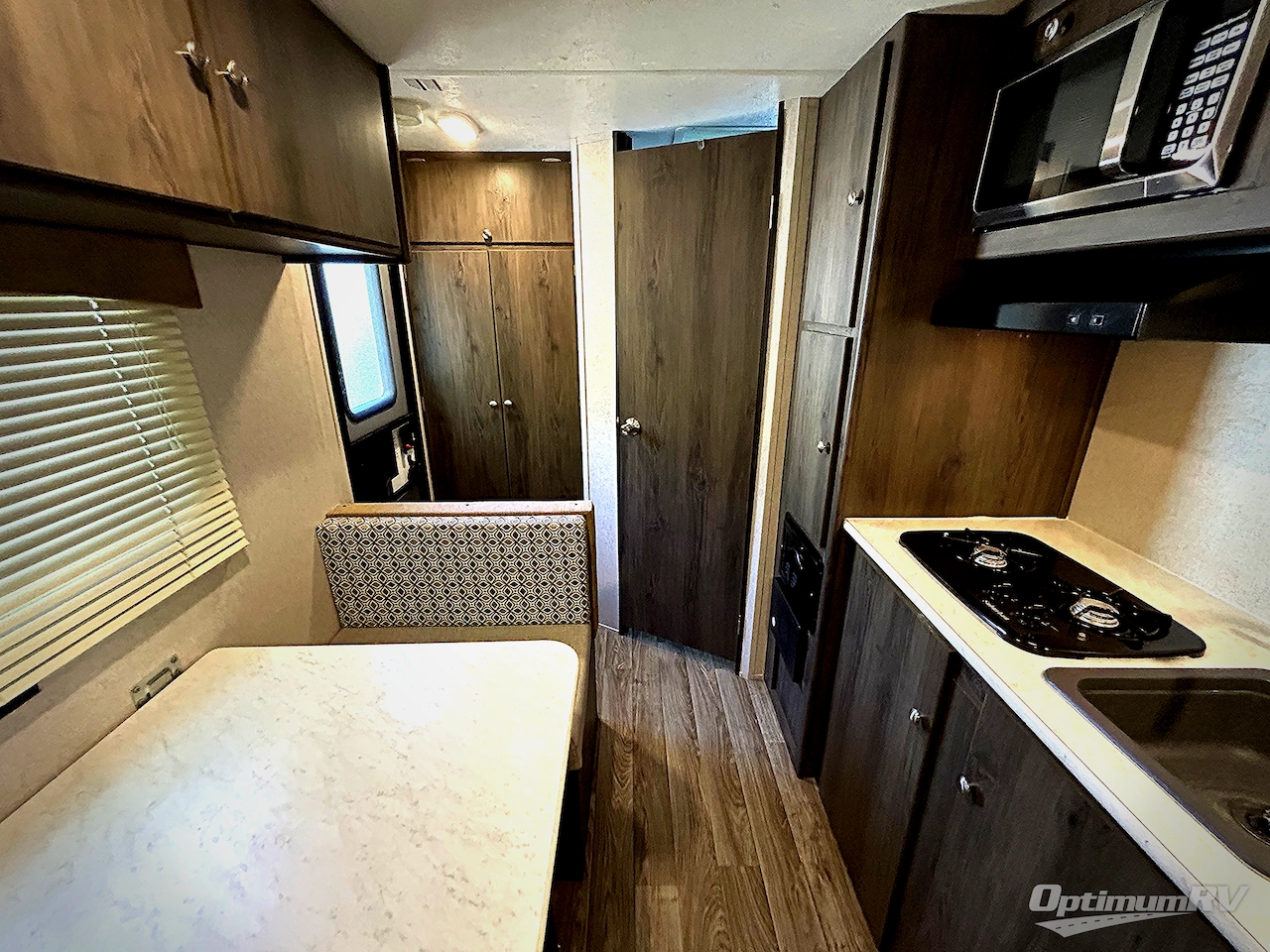 2020 Coachmen Clipper Cadet 16CFB Photo 3