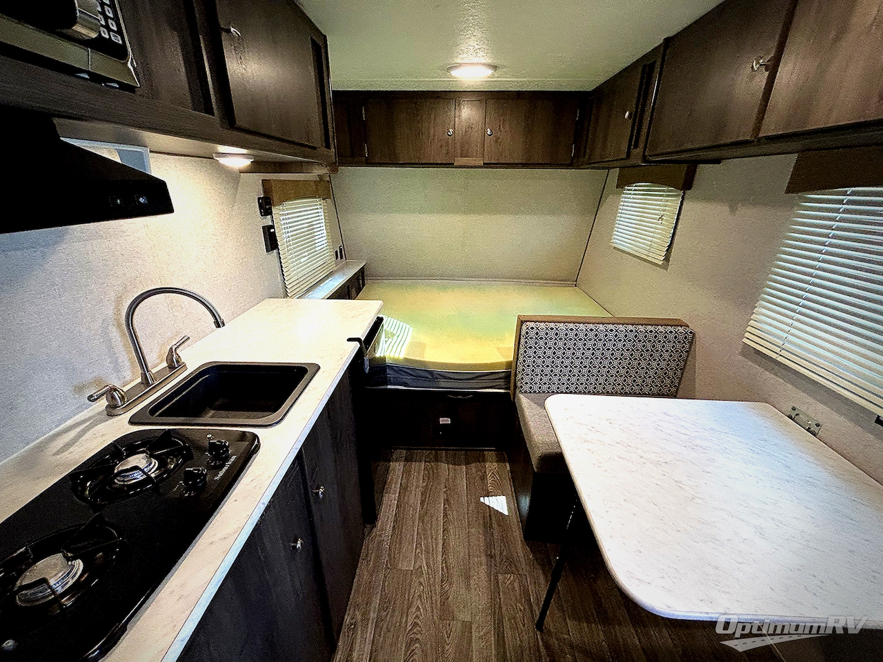 2020 Coachmen Clipper Cadet 16CFB Photo 4