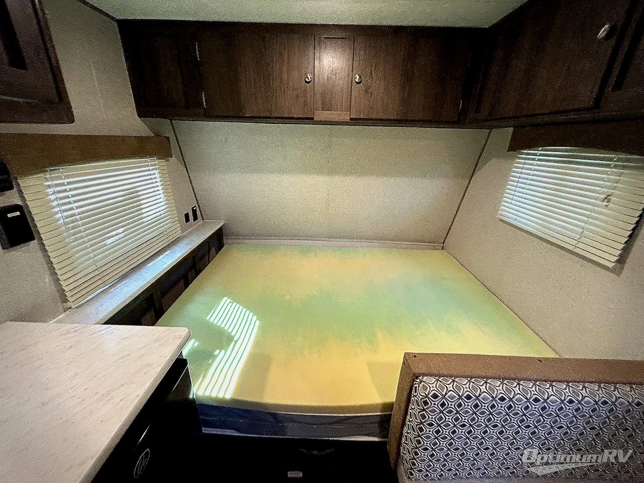 2020 Coachmen Clipper Cadet 16CFB Photo 6