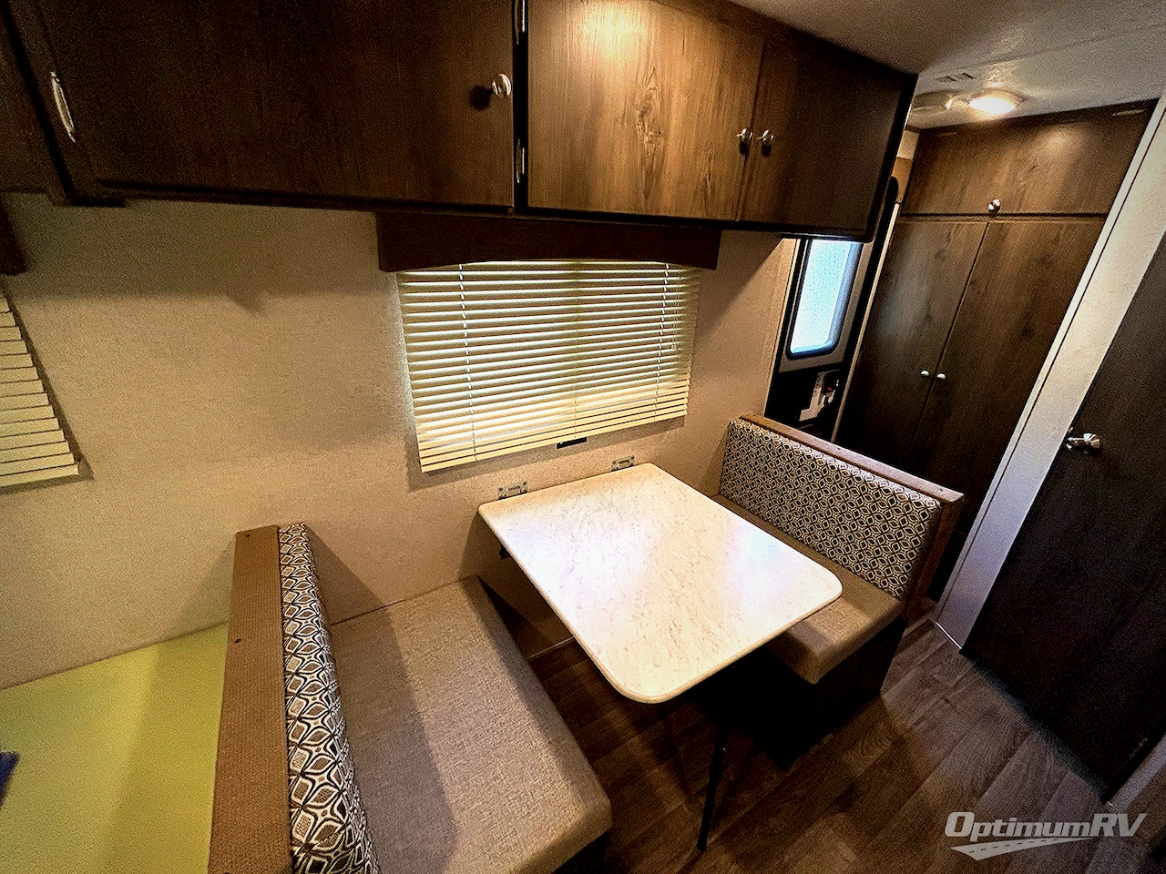 2020 Coachmen Clipper Cadet 16CFB Photo 7