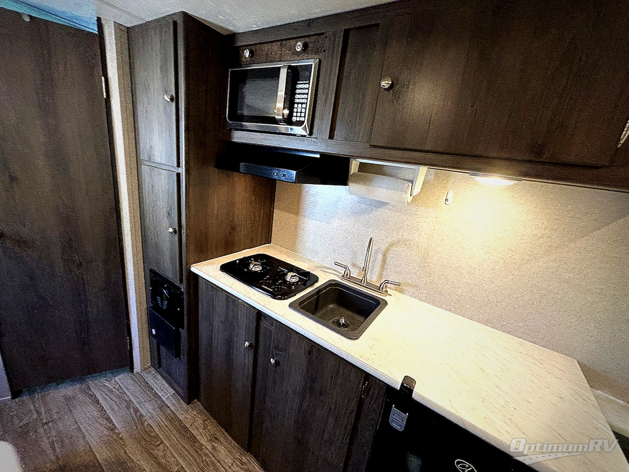 2020 Coachmen Clipper Cadet 16CFB Photo 8